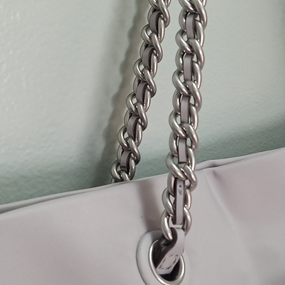 Tory Burch Ella's Chain Tote in Bay Gray - Picture 3 of 13